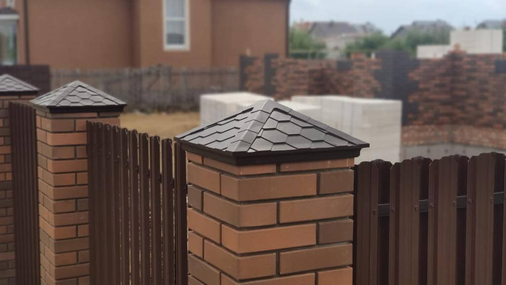 Колпак Zking Эверест Коричневый на столб 1.5х1.5 кирпича (390х390мм) в Биробиджане фото