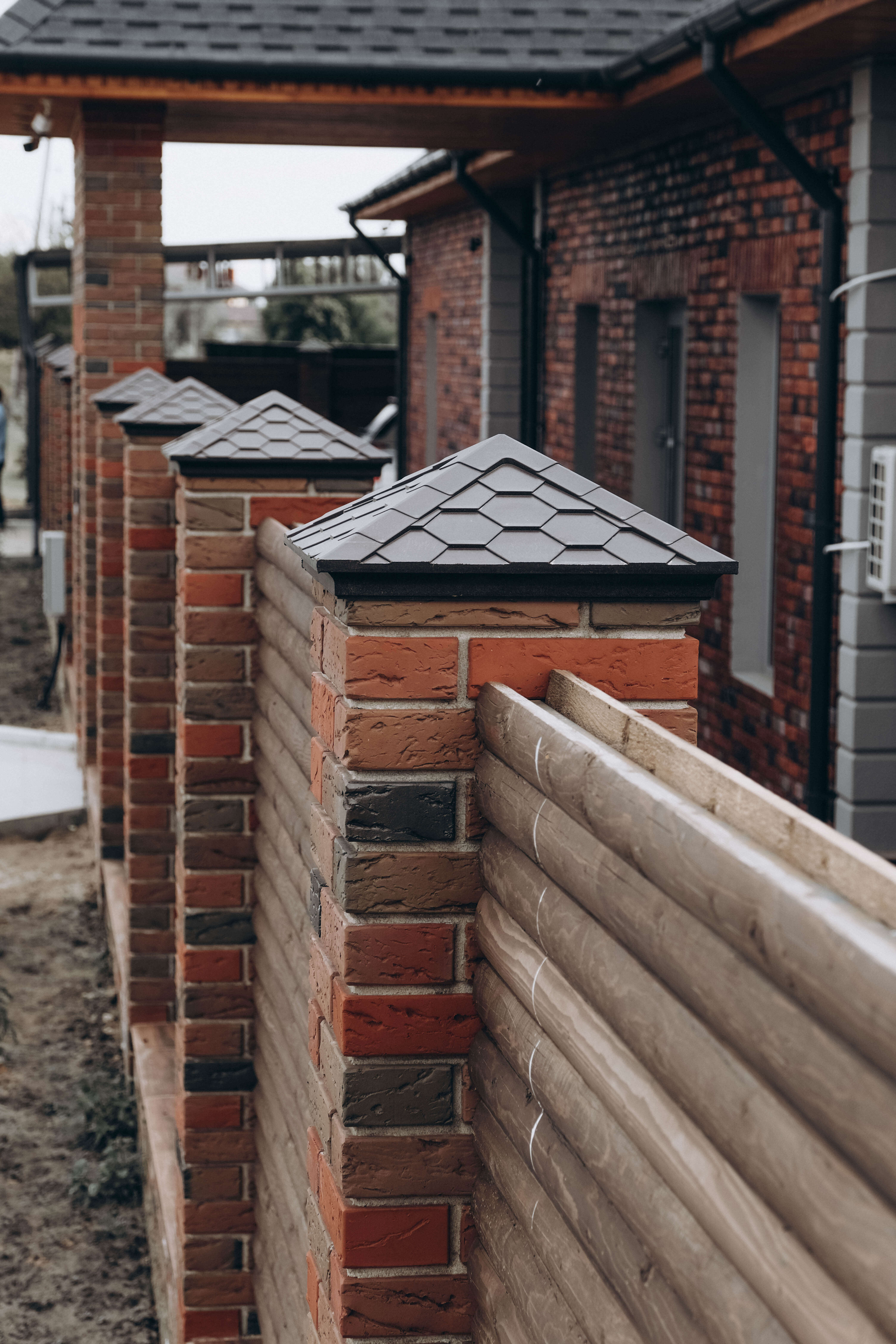 Колпак Zking Эверест Коричневый на столб 1.5х1.5 кирпича (390х390мм) в Биробиджане фото